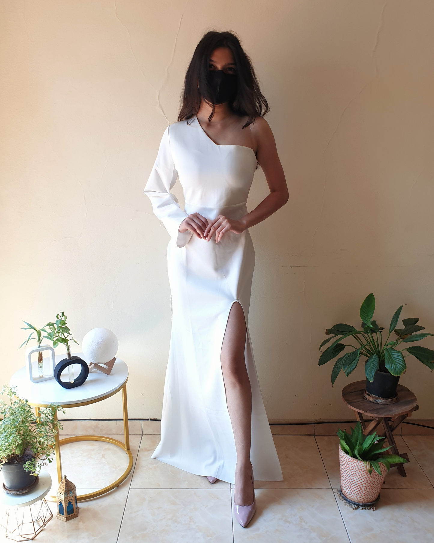 White One-Shoulder Fishcut Slit Gown