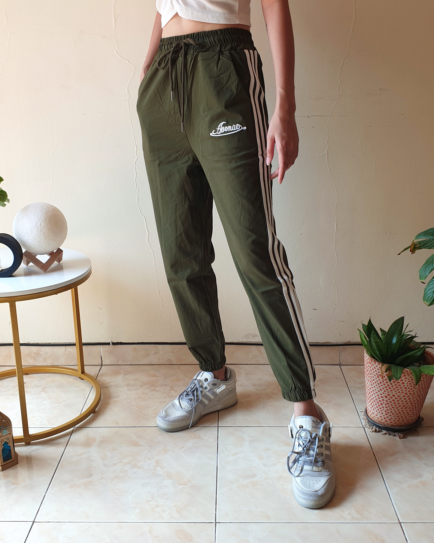 Solid Side Striped Sporty Joggers